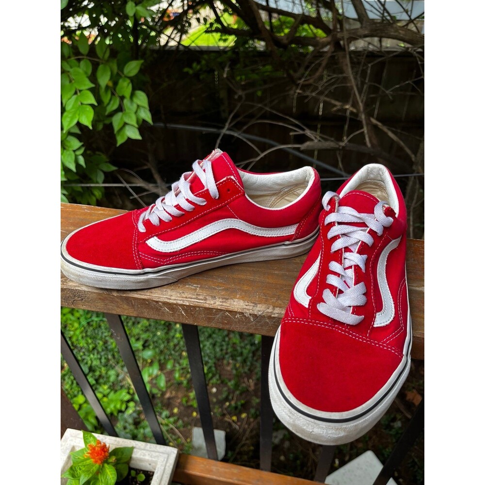 Van’s Athletic Shoes Skate Red Suede Sneakers Tennis Shoes Mens 9 womens 10.5